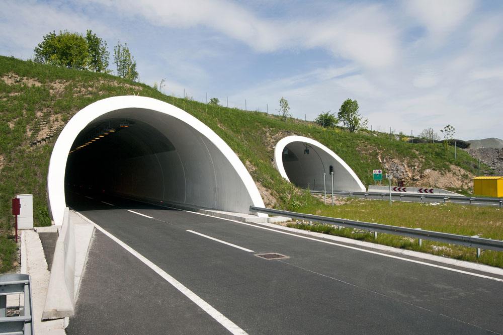 tunnel.jpg